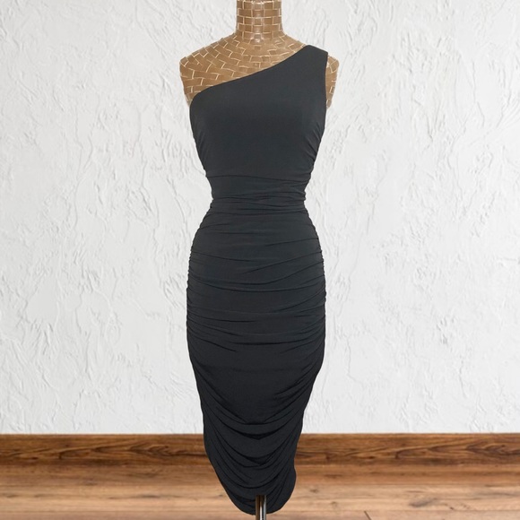 🖤HOST Pick🖤Lulu’s Total Appeal Ruched One Shoulder Bodycon Mesh Midi Dress - Picture 14 of 15